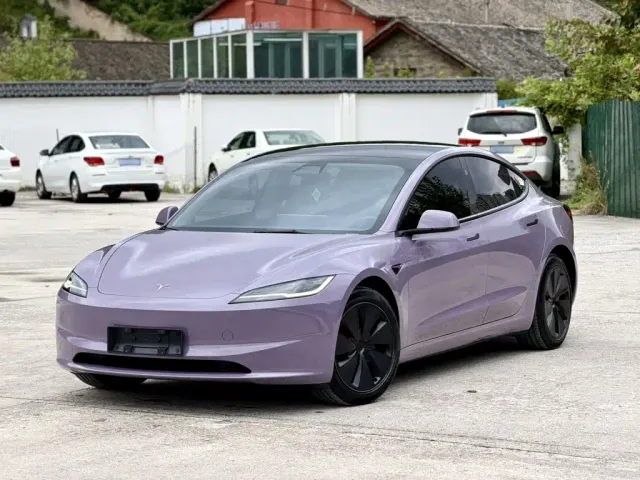 Фотография автомобиля — Tesla Model 3