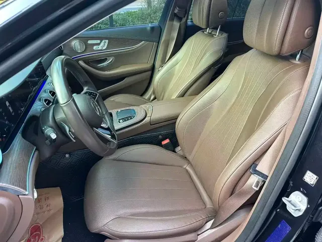 Mercedes-Benz E-Class — Фото автомобиля 5