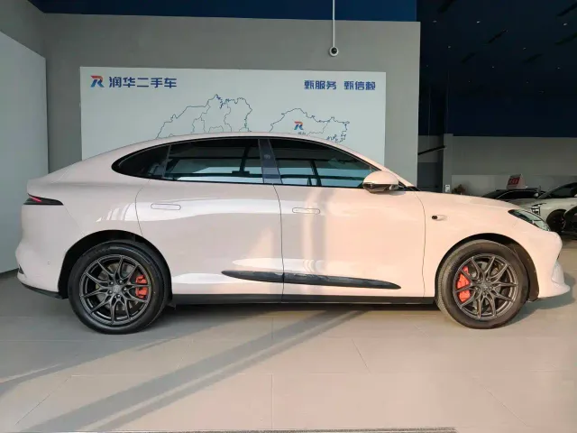IM Motors LS6 — Фото автомобиля 3