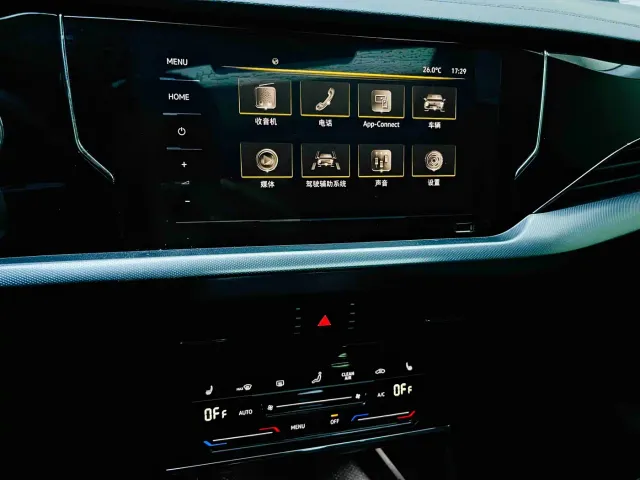 Volkswagen Passat — Фото автомобиля 14