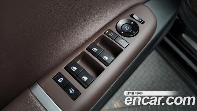 Hyundai Grandeur Grandeur (GN7) 2.5 Бензин 2WD — Фото автомобиля 27