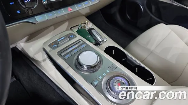 Genesis GV70 — Фото автомобиля 9