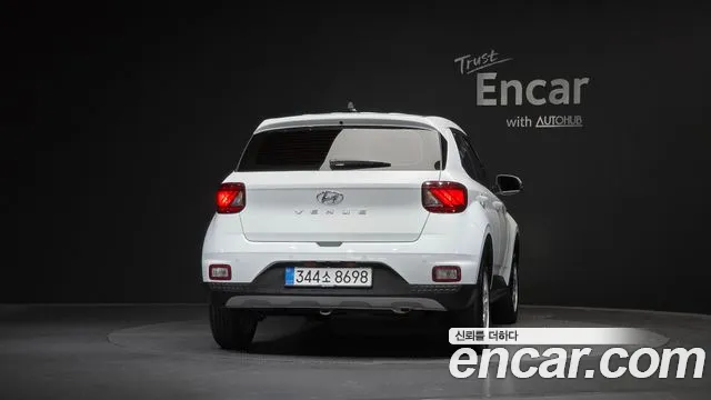 Hyundai Venue — Фото автомобиля 4