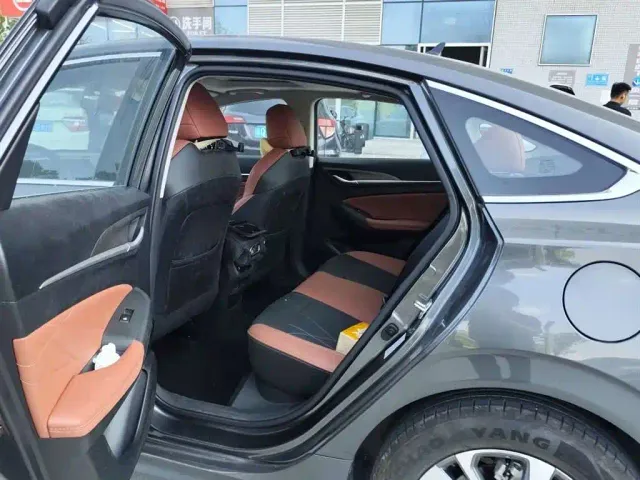 Changan Eado — Фото автомобиля 5