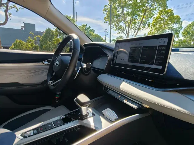 Geely Xingrui — Фото автомобиля 25