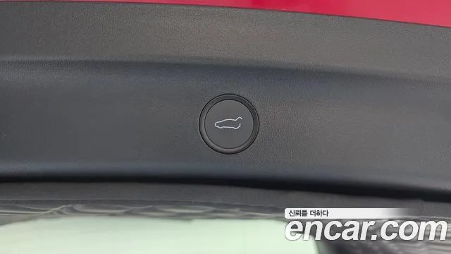 Tesla Model Y — Фото автомобиля 21