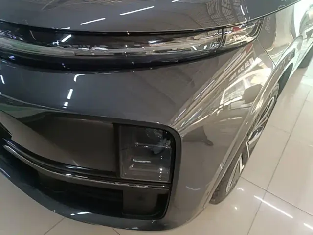 Li Auto L7 — Фото автомобиля 23