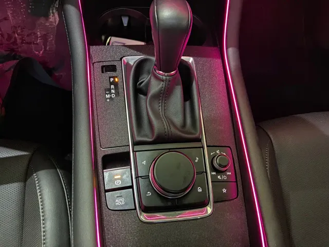 Mazda Axela — Фото автомобиля 24