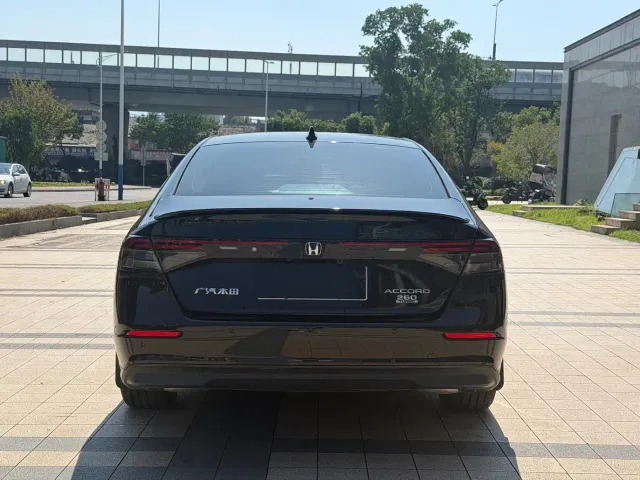 Honda Accord — Фото автомобиля 9