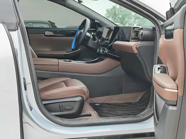 Leapmotor C01 — Фото автомобиля 15