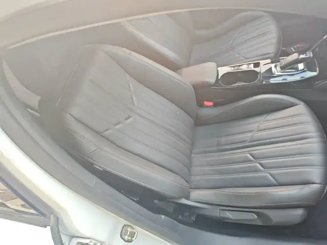 Peugeot 2008 — Фото автомобиля 24