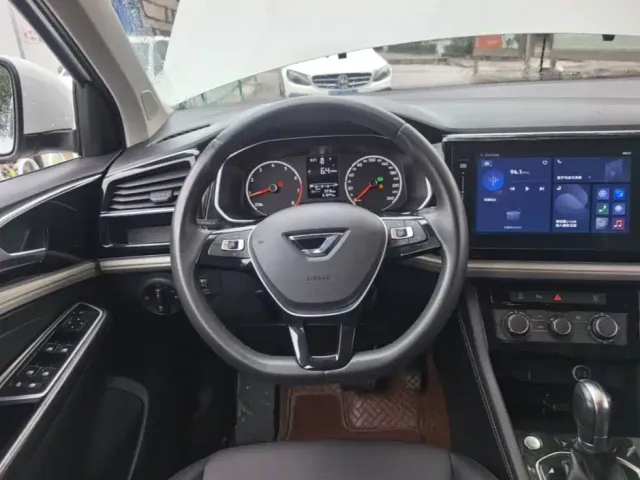 Jetta VS5 — Фото автомобиля 10
