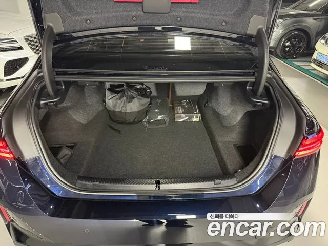 BMW 5 Series G60 — Фото автомобиля 18