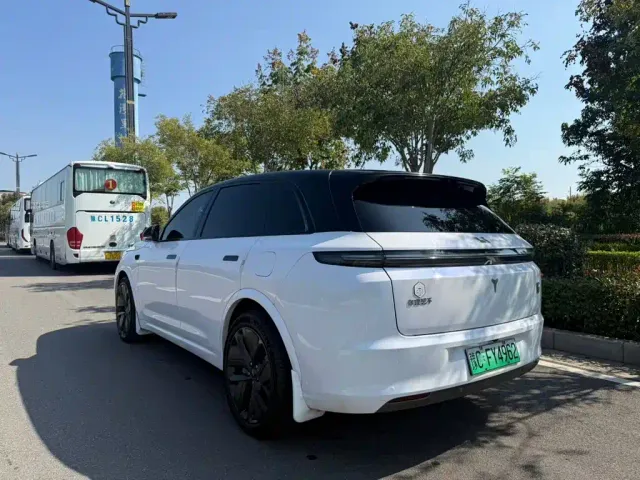 Li Auto L7 — Фото автомобиля 4