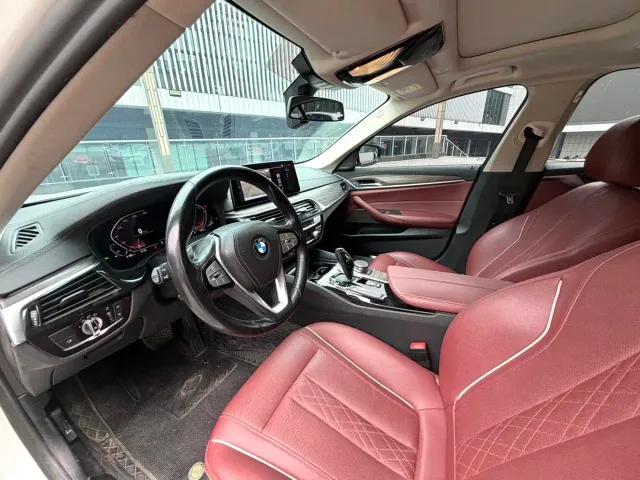 BMW 5 Series — Фото автомобиля 3