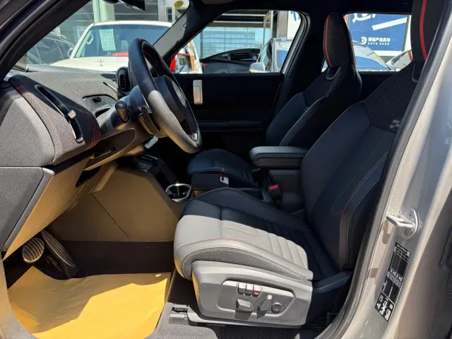 MINI JCW COUNTRYMAN — Фото автомобиля 13