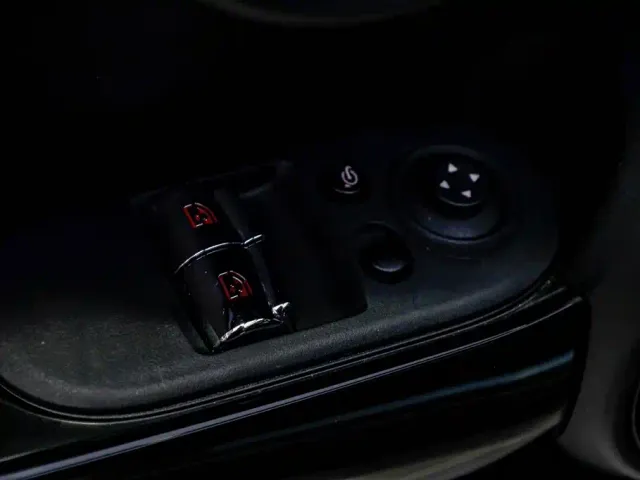 MINI Hatch — Фото автомобиля 10