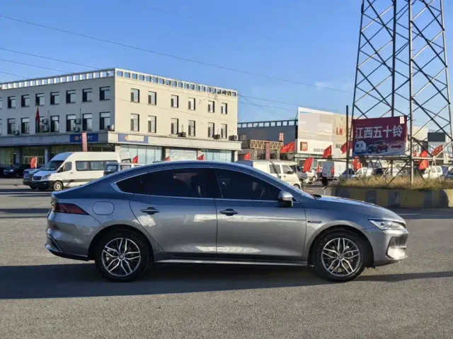 BYD Qin PLUS — Фото автомобиля 6