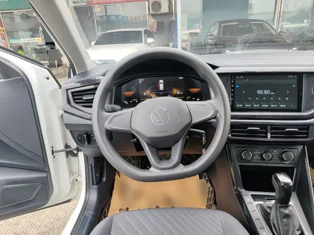 Volkswagen Lavida — Фото автомобиля 10