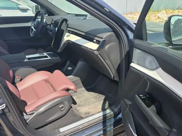 Volvo EX90 — Фото автомобиля 7