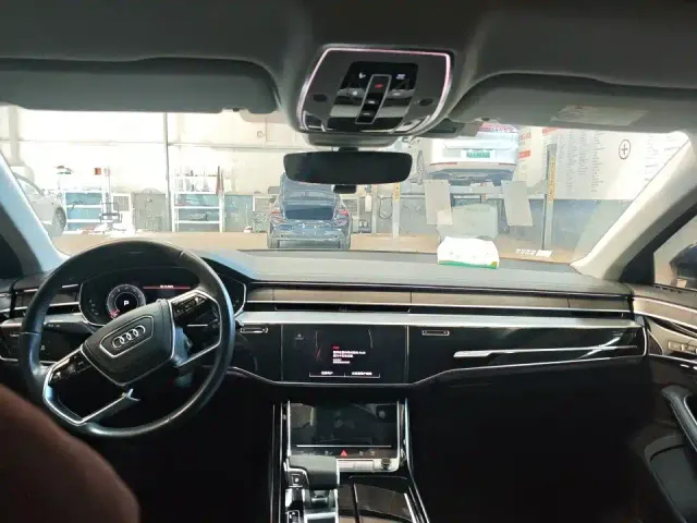 Audi A8 — Фото автомобиля 6