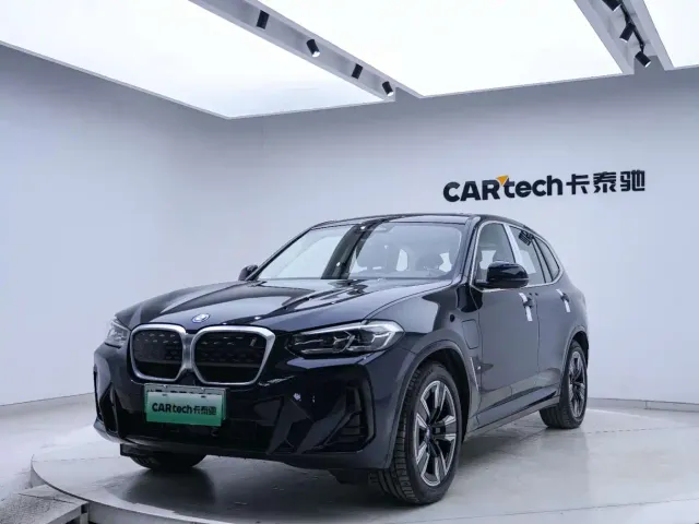 BMW iX3 — Фото автомобиля 7