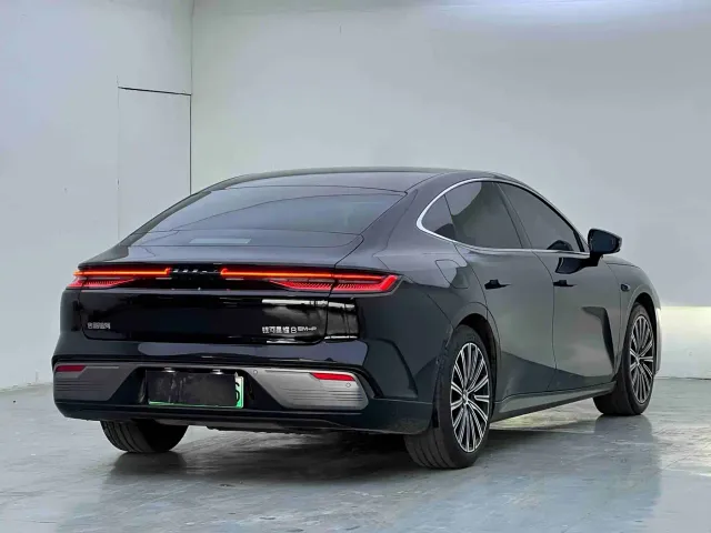 Geely Galaxy Xingyao 8 — Фото автомобиля 7