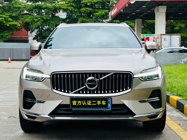 Volvo XC60 — Фото автомобиля 2