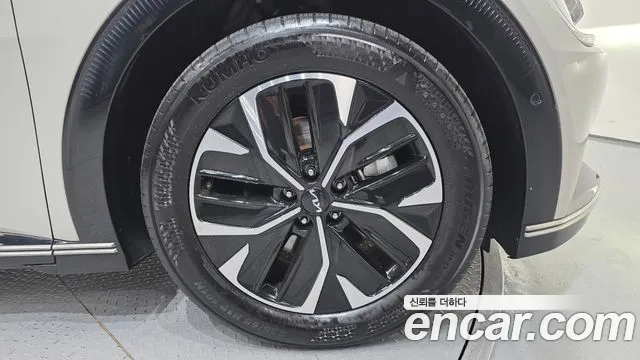Kia EV6 — Фото автомобиля 6