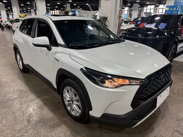 Toyota Corolla Cross — Фото автомобиля 3