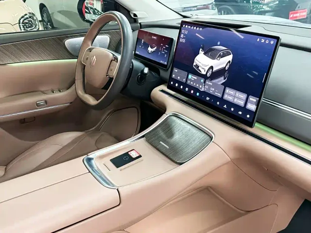 Leapmotor C11 — Фото автомобиля 16