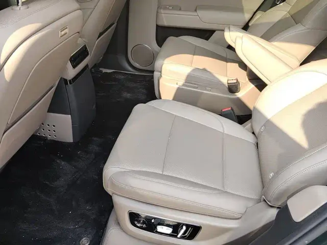 Li Auto L9 — Фото автомобиля 11
