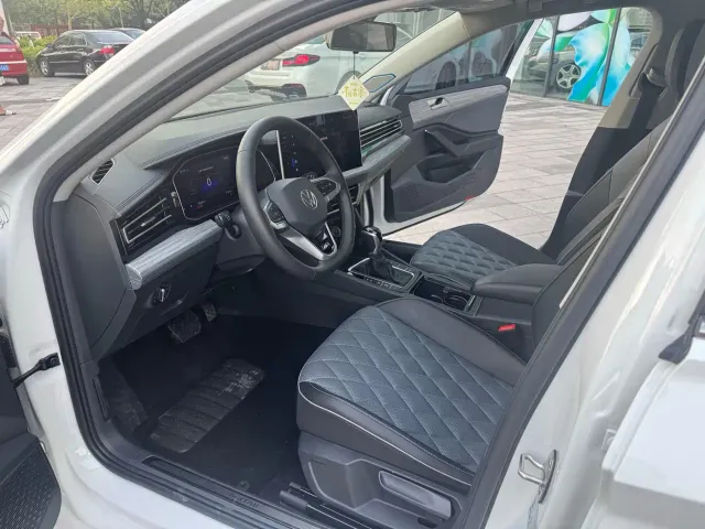 Volkswagen Sagitar — Фото автомобиля 8
