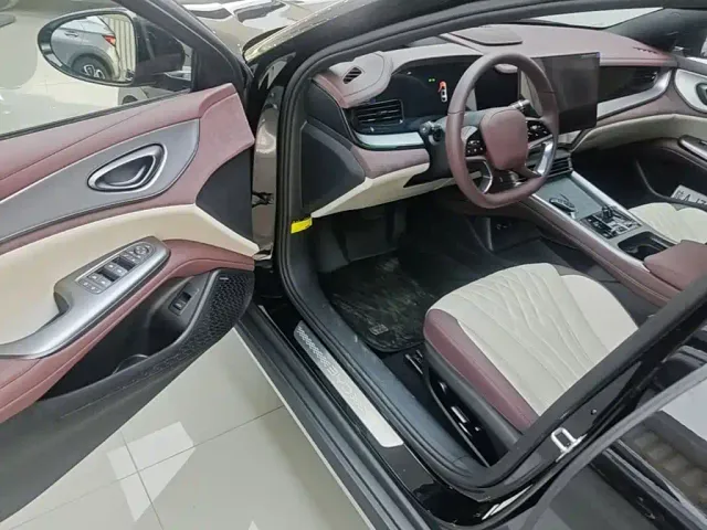 BYD Seal 07 DM-i — Фото автомобиля 11