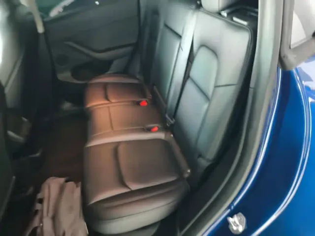 Tesla Model Y — Фото автомобиля 16
