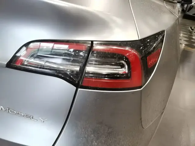 Tesla Model Y — Фото автомобиля 7