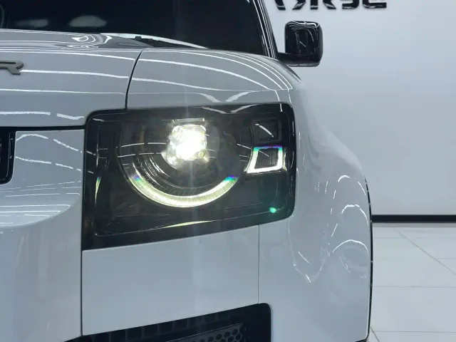 Land Rover Defender — Фото автомобиля 29