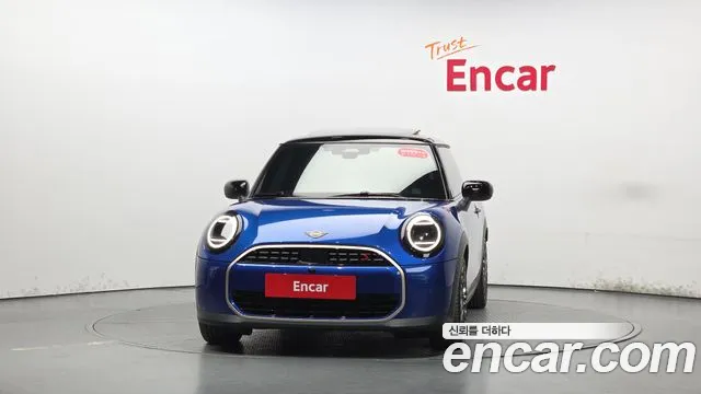 MINI Cooper 4th Gen — Фото автомобиля 3