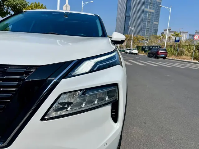 Nissan X-Trail — Фото автомобиля 4