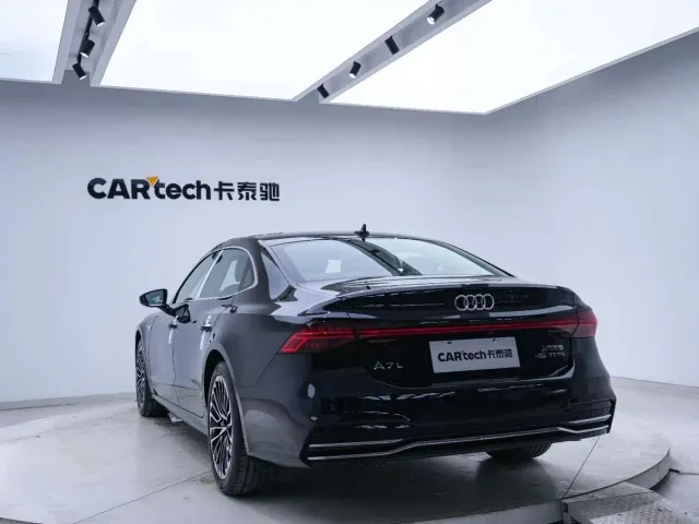 Audi A7L — Фото автомобиля 16