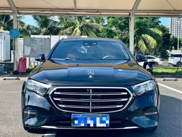 Mercedes-Benz E-Class — Фото автомобиля 2