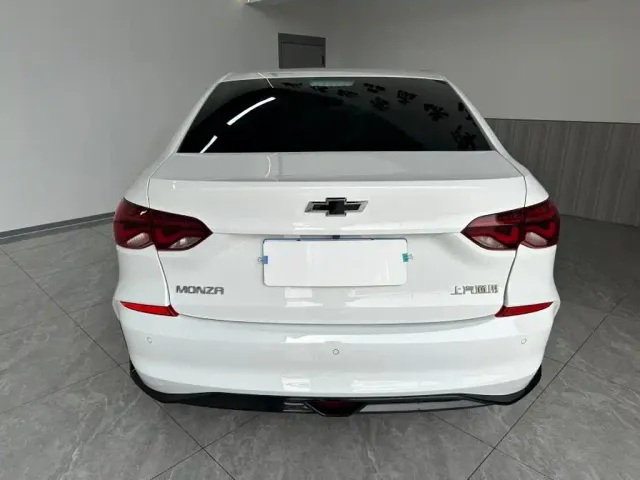 Chevrolet Monza — Фото автомобиля 5