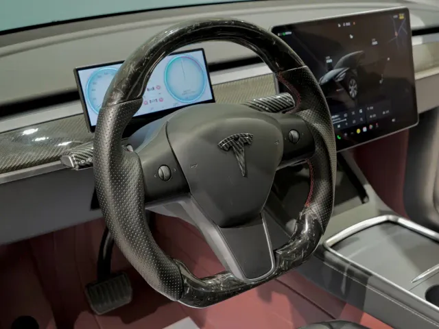 Tesla Model Y — Фото автомобиля 3