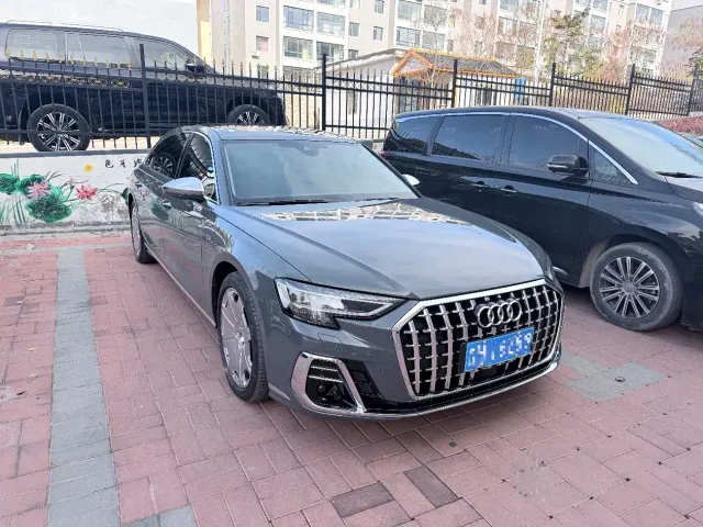 Audi A8 — Фото автомобиля 3