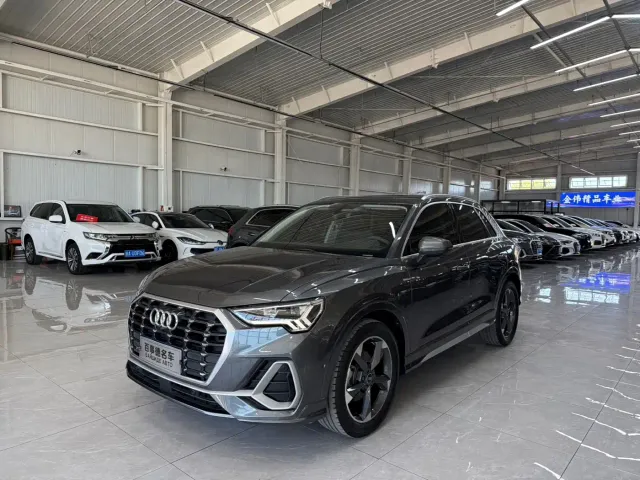 Фотография автомобиля — Audi Q3