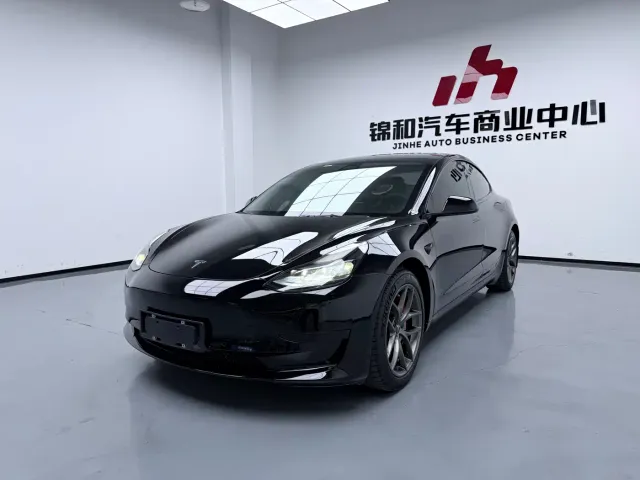 Фотография автомобиля — Tesla Model 3