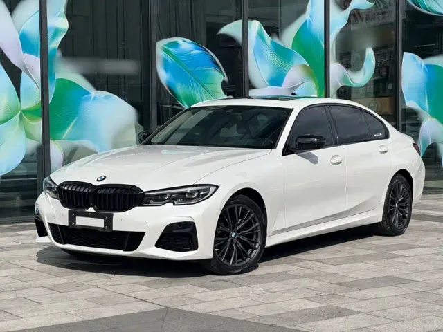 Фотография автомобиля — BMW 3 Series