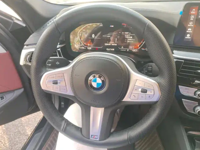 BMW 5 Series — Фото автомобиля 15