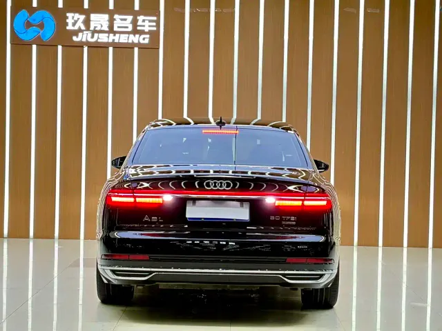 Audi A8 — Фото автомобиля 20