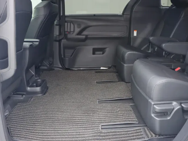Toyota Granvia — Фото автомобиля 14